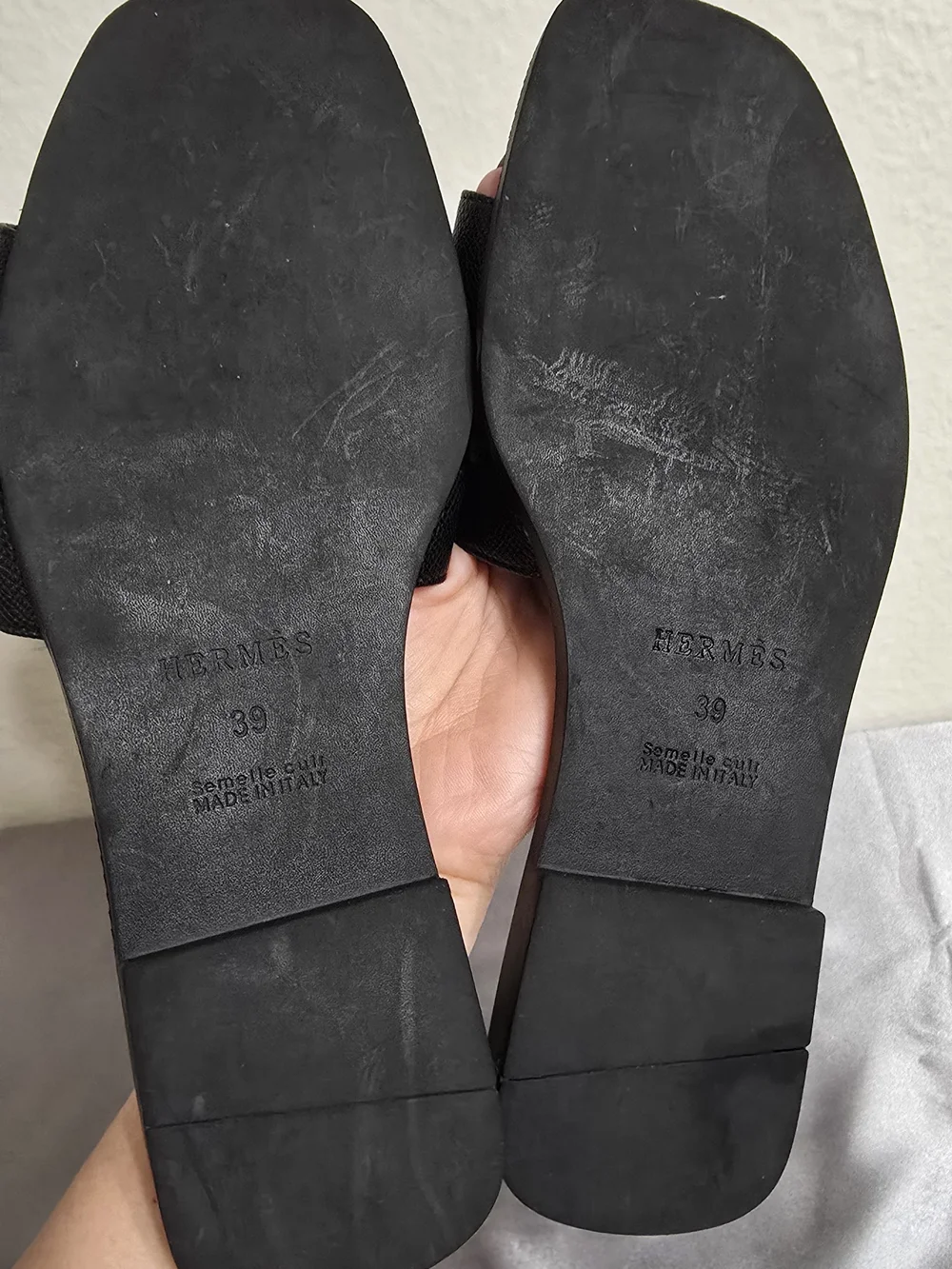 Hermes Black Leather Oran Slide Sandals Size 39 - Picture 12 of 14